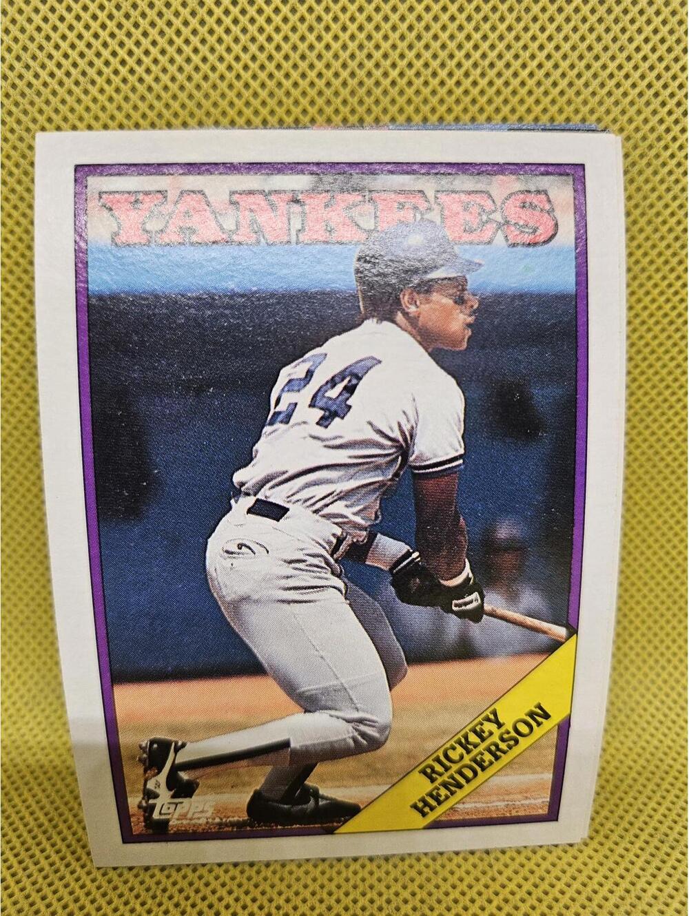 Rickey Henderson (R.I.P)  HOF - 1988 Topps #60 - Yankees - RAW Mint - Picture 1 of 2